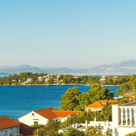 Apartment By The Sea Necujam, Solta - 16729 Grohote