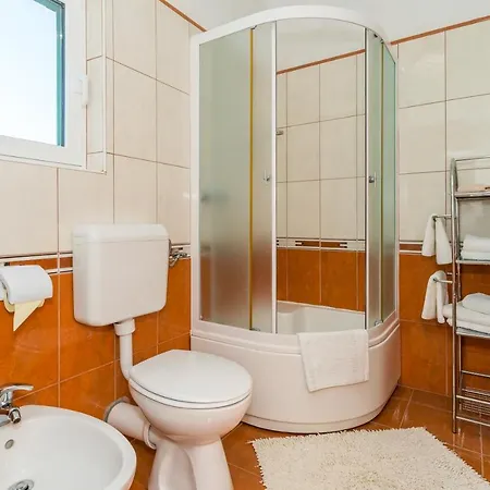 Apartment By The Sea Necujam, Solta - 16729 *